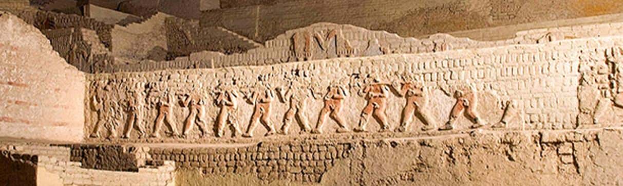 Los adobes con marcas y la organización del trabajo en la sociedad Moche