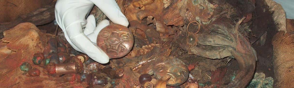 Joyas y ornamentos de la Señora de Cao: los collares