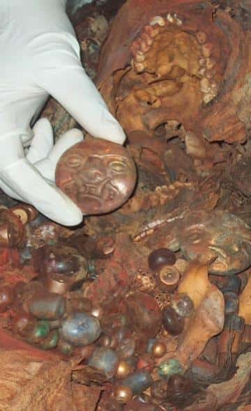 Joyas y ornamentos de la Señora de Cao: los collares