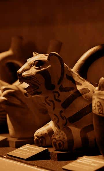 Luis Guillermo Lumbreras y el análisis de la gestión de colecciones en el Perú